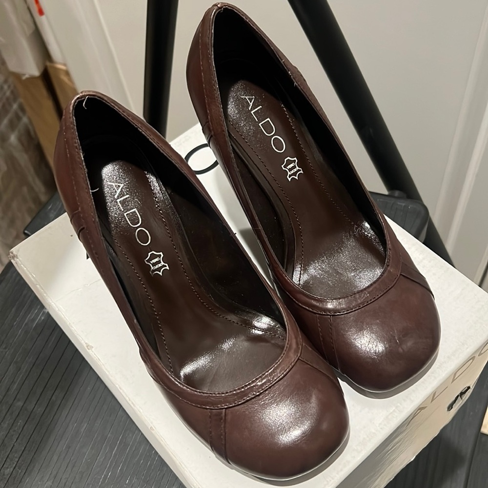 ALDO leather “Grayce” Wedge shoes